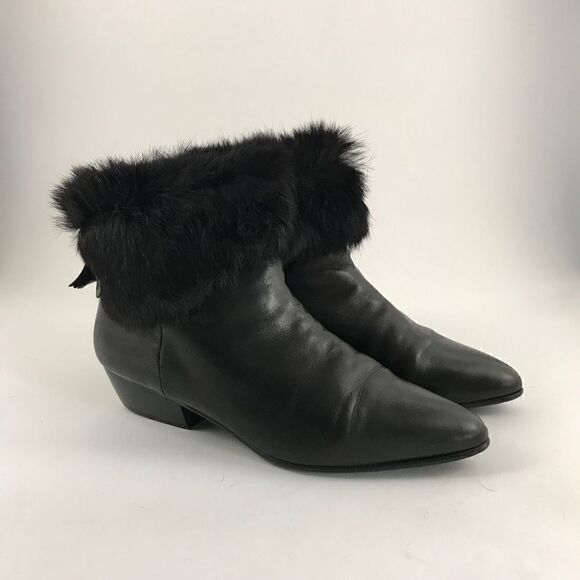 Fur-Lined Pointy Blk Leather Booties w/Bow at Back - Picture 2 of 8